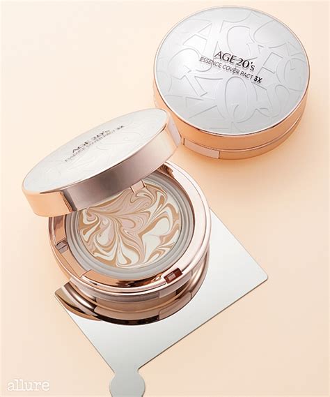 8일 아마존에서 '콤팩트 파운데이션(compact foundation)' 이라는 검색어를 넣으면 이 제품은 첫페이지. 입소문 제품, 견미리 팩트 써봤더니! | 얼루어 코리아 (Allure Korea)