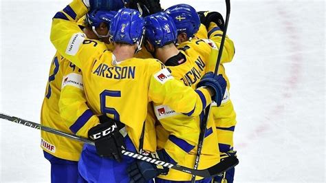 Die beiden sowjetischen spieler wjatscheslaw bykow. Eishockey-WM: Titelverteidiger Schweden erneut im Finale