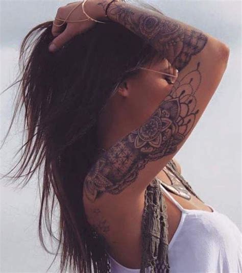 Die liste der vorlagen für oberarm tattoo ist groß. Ganz-Arm-Tattoo: 20 sexy und feminine Tattoo-Ideen für den Arm