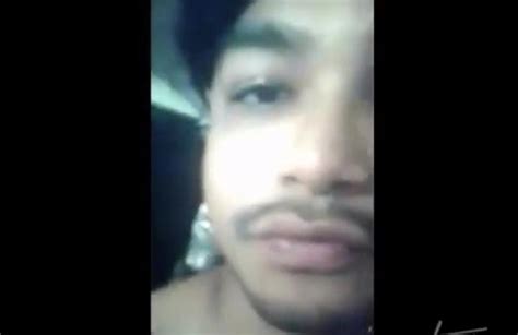 Dan beberapa menit sesudah jayus meninggalkan tempat, dengan gaya yang tidak memancing perhatian orang dia nyamperin tuh tempat kencingnya jayus. Ini 6 Artis Yang Pernah Terjerat Dengan Penyebaran Video ...