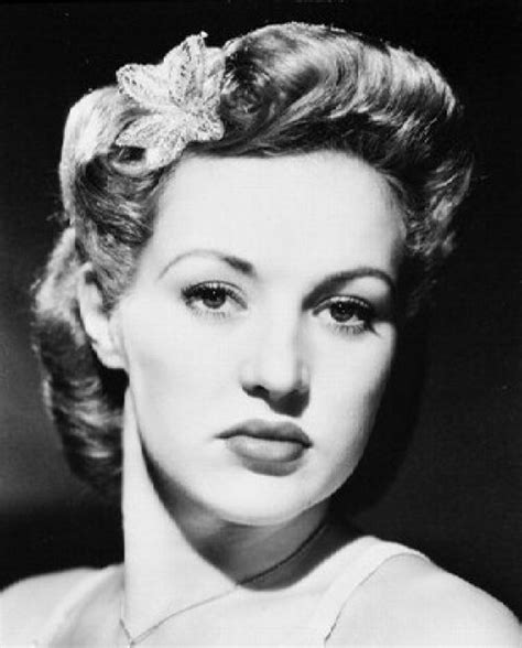 1940s long hairstyle--- I do a hairstyle somewhat similar ...