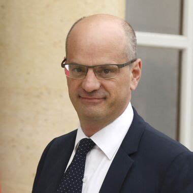 #blanquer se réveillera le 4 janvier en disant que les établissements ne jouent pas un rôle dans la propagation de la covid, que le bac sera encore en contrôle continu sauf pour le grand oral qui sera maintenu. Jean-Michel Blanquer - La biographie de Jean-Michel ...