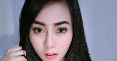 Apalagi setelah indri istriku ditugaskan ke medan selama tiga hari untuk mengerjakan proyek yang sedang di kerjakan kantor istriku. Main Dengan Bapa Mertua - Ceritasex