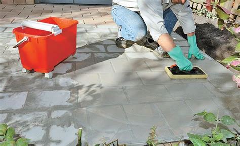 Balkone und terrassen gibt es nicht von der stange. Terrasse: Fliesen verfugen | Fliesen verfugen, Verfugen ...