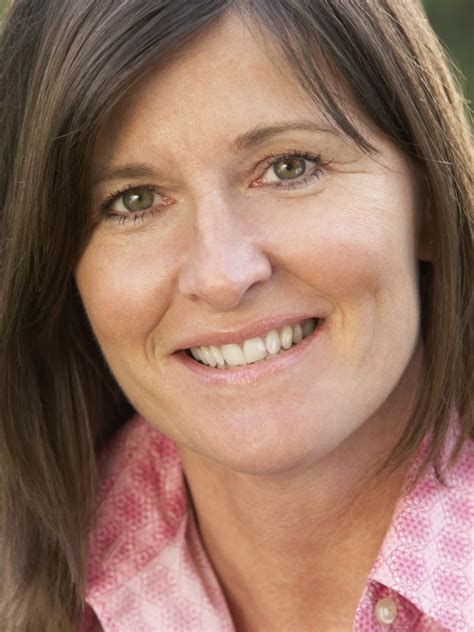 Besteht die erschlaffung überwiegend im bereich der wangen bietet sich ein midfacelift an. Facelifting Gesichtsstraffung Facelift Gesichtslifting ...