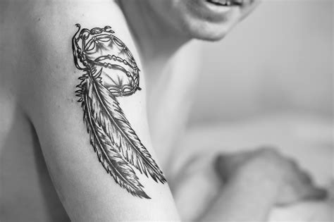 The meaning behind the feather tattoo and symbols tattoos are a unique work of art. Have You Seen A Feather Tattoo? Here's What It Can Mean