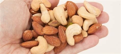 How many calories does a pecan half have? Eat a Handful of Nuts Per Day -Italian Mediterranean Diet