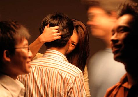 Tell tale signs of a cheating wife. This Singaporean female PI opens up about cheating myths ...
