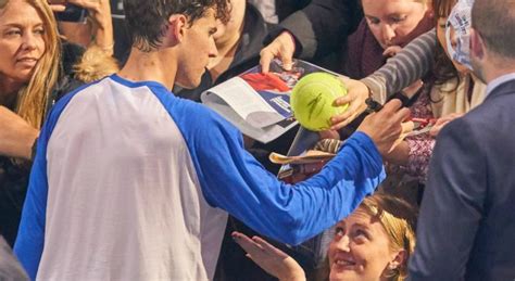 Después de caer ante el griego stefanos tsitsipas en la final de las nitto atp finals, el austríaco dominic thiem ha rubricado una semana negra tras poner fin a su relación sentimental con la. Tennis - Divers : Thiem et Mladenovic sont en couple, l ...