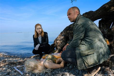 Die kommissare micha oberländer aus lindau und hannah zeiler aus bregenz tauchen ein in die welt junger wassersportler ein. Die Toten vom Bodensee: Die Meerjungfrau | Film-Rezensionen.de