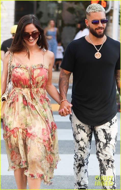 Por primera vez, maluma habla de neymar y natalia barulich, en un en vivo, el cantante colombiano, cuenta toda la. Maluma & Girlfriend Natalia Barulich Couple Up For Lunch ...