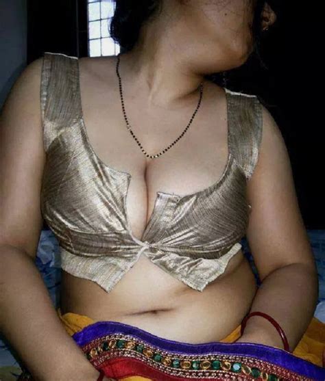 Indian aunty wearing saree looks nice. Tamil Mallu Sex Pictures: Aunty Photos Without Saree Hot ...