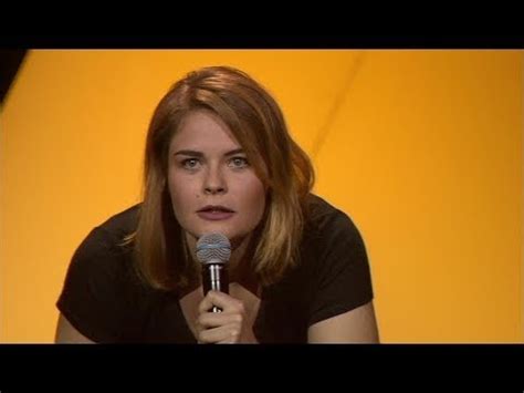 Warum sie ihren eltern nicht in die augen schauen kann | willkommen österreich. Hazel Brugger - 1LIVE Köln Comedy-Nacht XXL 2017 - YouTube