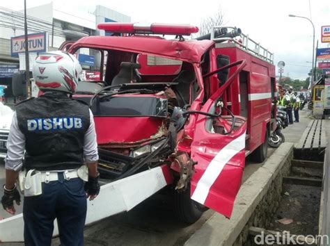 Untuk umkm yang berada di wilayah yogyakarta, misalnya, bisa melakukan pendaftaran. Daftar Damkar Subang : Sidak Ke Damkar Ruhimat Siaga Dan ...