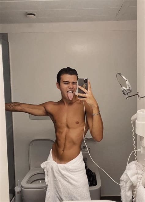 Luciano spinelli is social media star by profession, find out fun facts, age, height, and more. Luciano Spinelli Height, Weight, Age, Girlfriend, Facts ...