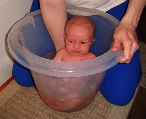 These practical devices, sometimes referred to as a barrel or bucket baths, enable very young babies and newborns to be bathed in a sitting or foetal. Kodiak Kid: The first bath