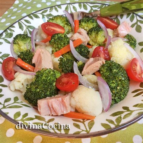 Uno de los aspectos más importantes para conseguir que las verduras tengan todo el sabor y una textura perfecta es saber el tiempo de cocción adecuado de cada una de ellas, ni más ni menos. Receta de ensalada de brócoli y coliflor - Divina Cocina