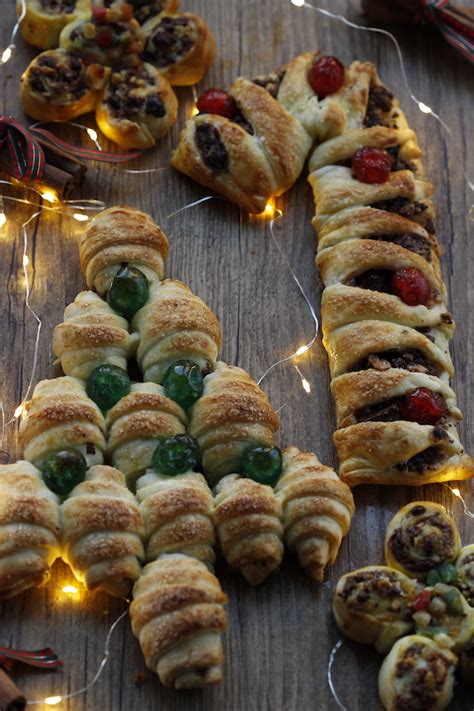 Accanto ai sempre intramontabili panettone e pandoro e ai biscotti di natale, il cucchiaio d'argento ti propone tante idee per cucinare dei dolci. Dolci di pasta sfoglia semplici per Natale