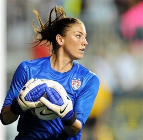 She was a goalkeeper for the united states women's national soccer team from 2000 to 2016. Olympia-2012: US-Star Solo schreibt über schwere Kindheit ...