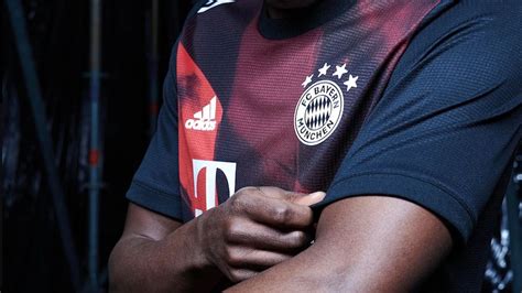 Jetzt bequem & sicher online bestellen. FC Bayern Trikot News: Bayern präsentieren CL-Trikot für ...