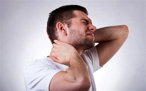 Tegang leher akibat salah tidur atau salah bantal biasa disebut tengeng, yang dalam dunia medis dikenal tortikolis. Leher Sakit Akibat Salah Bantal Memang Menyiksa, Ikuti 7 ...