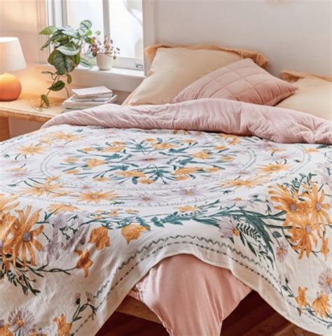 Fantastic tapestry wall hanging, beach towel, couch cover, college dorm room decor, yoga mat or picnic blanket How to Incorporate a Tapestry Into Your Dorm Decor | Undergrad Success