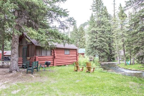 You can enjoy all of nature's beauty with the modern amenities of. Mountain Meadows Cabin Has Mountain Views and Grill ...