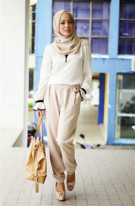 Yuk kepoin deh instagram @antikarinfani. Gambar Hijab Style Vivy Yusof Terbaru | Styleala