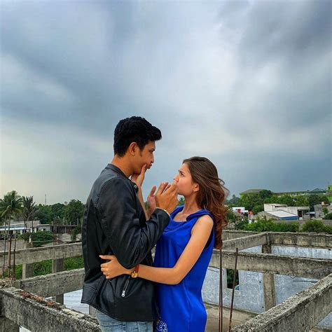 9 potret pemain buku harian seorang istri di luar sinetron, aslinya dekat sama keluarga. 10 Potret Zoe Abbas Jackson & Aditya Zoni yang Makin Lengket