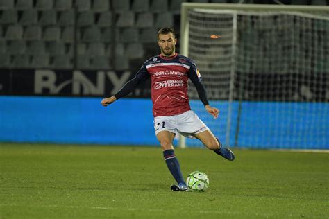 34%, 18%, 49% betting advice for a correct score: Florent Ogier - Clermont Foot