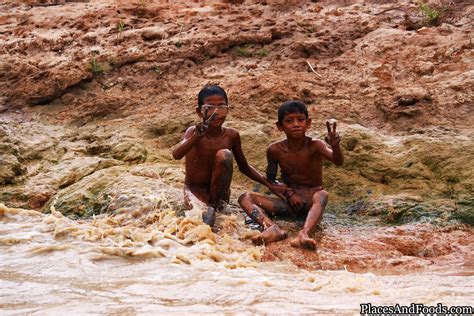 We are located 2.5 hours from sydney, 1hr from newcastle airport and 5 minutes from the lovely village of east gresford. The Chong Khneas Floating Village, Tonle Sap Lake ...