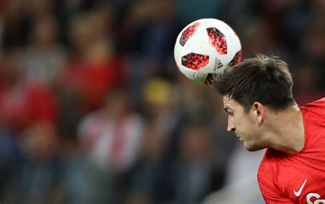 Er besitzt eine englische staatsangehörigkeit, ist jedoch weiß. Harry Maguire: My heart says United but my massive head ...