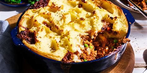 It is relatively quick to make at around 45 minutes, and this will serve 4 people. Cottage Pie Recipe - Delicious, Vegetarian & Meat Free | Quorn