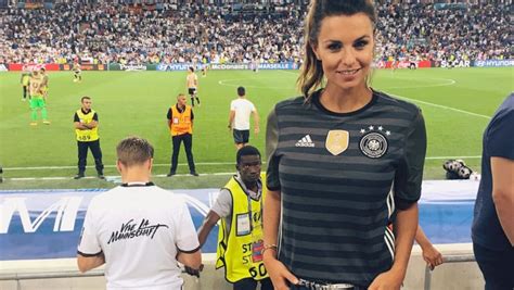 Heute, em spiele heute, fussball em live, fußball em heute, schweinsteiger, bastian schweinsteiger, jessy wellmer, ard, aline abboud, spielplan em, em gruppe deutschland, em gruppe. Nackt jessy wellmer. 💌 Jessy Wellmer Ehemann, Größe ...