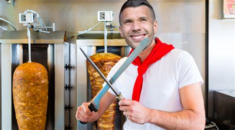 Not only is lukas podolski a former world cup football star, he will soon open up a döner kebab eatery in the west german city of cologne. Lukas Podolski wird Chef eines Döner-Imbisses in Köln ...