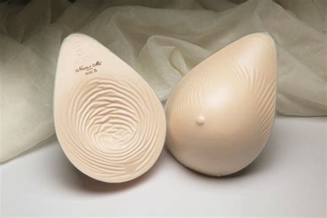 Nearly Me Basic Extra Lightweight Tapered Oval Breast Form | WPH