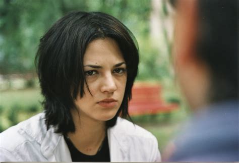Scarelt diva (her writer and directorial debut. Asia Argento presenta Scarlet Diva 2000-16 | Visionario ...