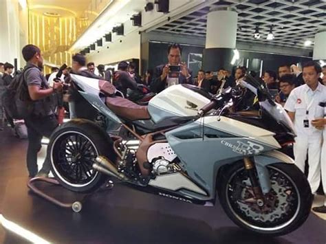 Gambar modifikasi motor honda all new cbr 150 r 2016 via www.modifikasi.co.id. Mega Gallery CBR 250 RR Modif, Cekidot gan! - Bonsaibiker