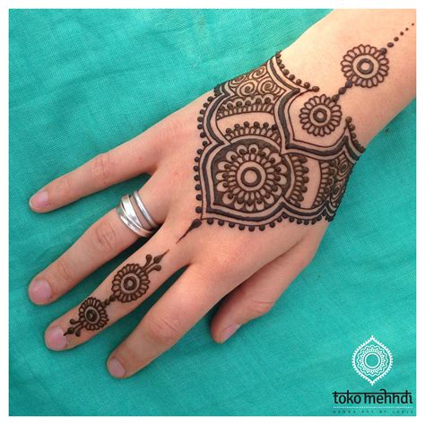 Dove is a bird, usually white in color, often associated with love and peace, harmony and tranquility. Toko Mehndi - Henna Art | Henna designs hand, Henna tattoo ...