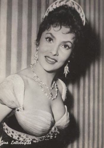 L'italia è stata protagonista nelle prime due prove dell'allround, dove a metà gara francesca lollobrigida e. Gina Lollobrigida in 2021 | Gina lollobrigida, Actresses ...