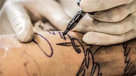 (boyalar dövme sanatı için özel üretilmiş mineral bazlı toksik etkisi olmayan dövme (tattoo) yapımı hakkında 16 haziran 2017. Özel Bölgeye Dövme Yapımı - Kusursuz kirpik i̇çin maskara ...