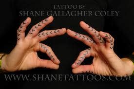 Alan belcher, that is one bad tattoo. finger tattoo GALERY PHOTO CELEBRITY