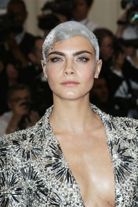 Căra — cărá, car, vb. Cara Delevingne Cleavage Hot Photos - The Fappening Leaked ...