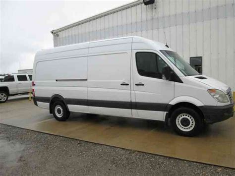 Look at the overall size of the dealership's inventory and quality of vehicles for sale. Freightliner SPRINTER 2500 (2008) : Van / Box Trucks