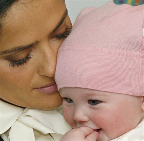 September 2, 1966) is a mexican and american film actress and producer. Prominente: Salma Hayek stillt fremdes Baby in Afrika - WELT