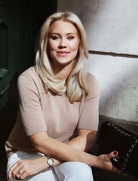 Isabella desirée löwengrip, also known as blondinbella, is a swedish entrepreneur, author, lecturer and blogger. Isabella Löwengrip öppnar upp sig om torgskräcken