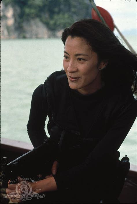 Lín huì) is a fictional character in the 1997 james bond film tomorrow never dies, portrayed by michelle yeoh. Wai Lin (Michelle Yeoh) - Club James Bond France