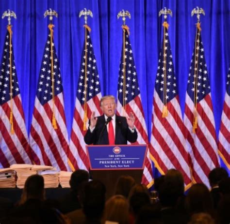 Donald trump lieferte auf der pressekonferenz ein paar alternative fakten. Geheimdienste: Trump verdächtigt US-Geheimdienste ...