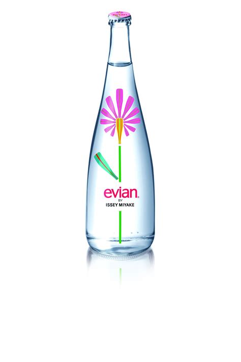 Ein erfrischender durstlöscher ohne extras und ohne geschmackszusätze. evian Design Edition Issey Miyake 2011 (mit Bildern ...