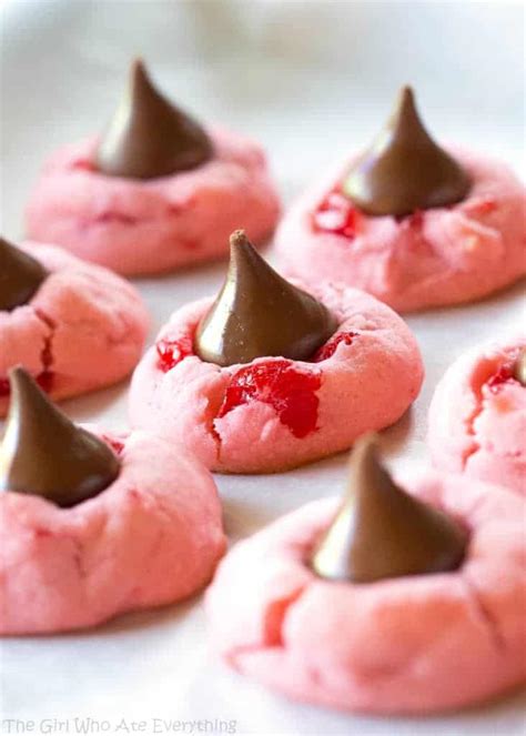 Cinnamon spice and everything nice. Hershey Kisses Recipes For Christmas / Hershey Mint Kiss ...